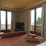 Hotel Chalet-hôtel Les Rhodos 3*