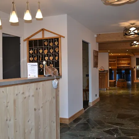 Chalet-hotel Les Rhodos 3*