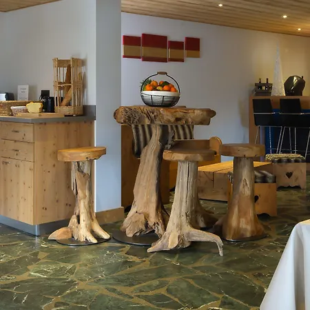 Chalet-hotel Les Rhodos 3*